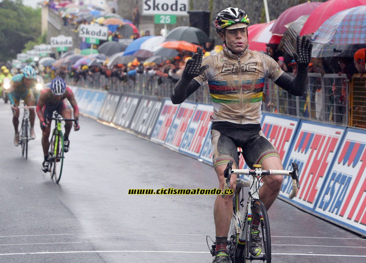 Homenaje a Cadel Evans