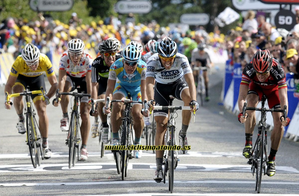 Homenaje a Cadel Evans