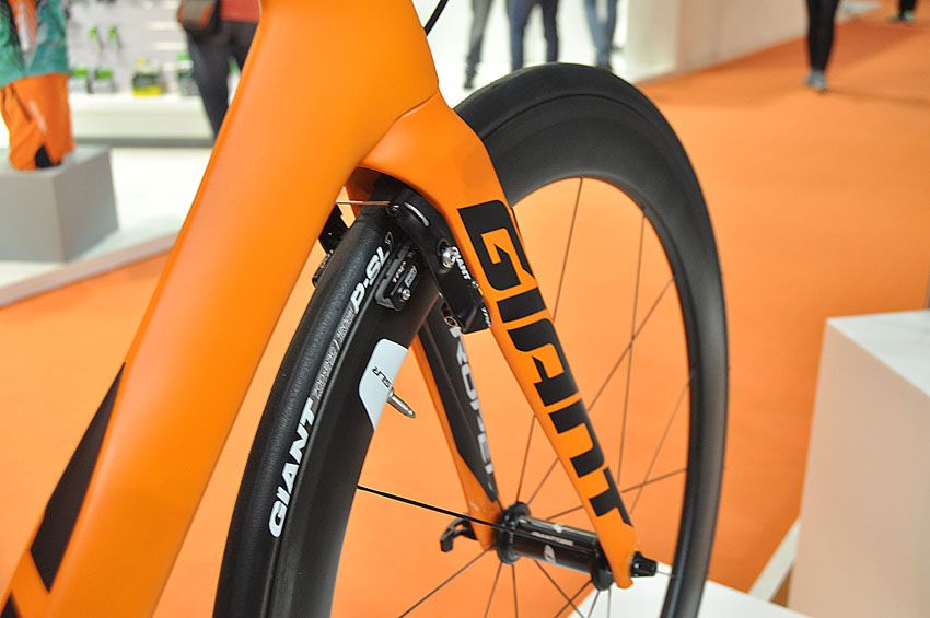 Novedades 2015 - Giant