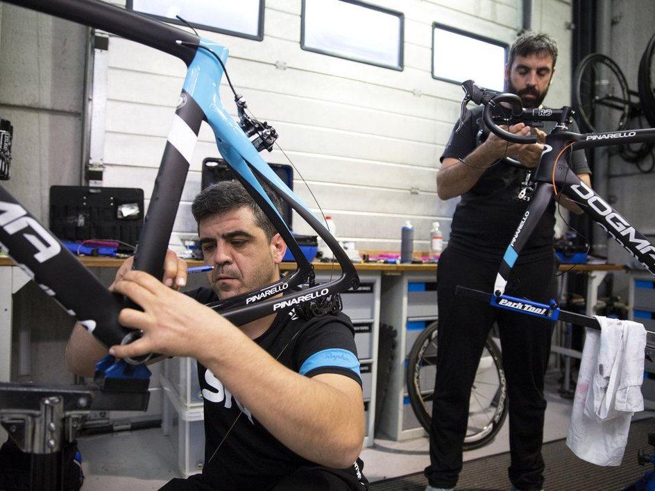 La nueva Pinarello Dogma F8 del Team Sky