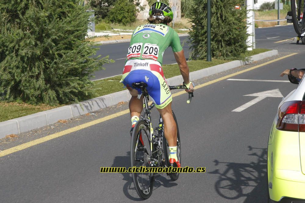 Imágenes del atropello a Peter Sagan en la Vuelta a España 2015