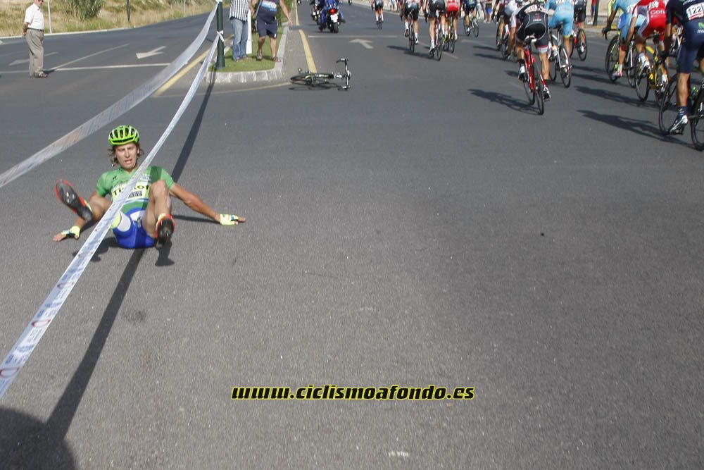 Imágenes del atropello a Peter Sagan en la Vuelta a España 2015