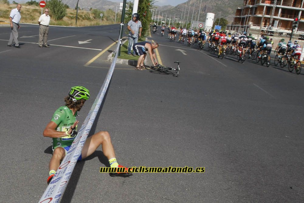 Imágenes del atropello a Peter Sagan en la Vuelta a España 2015