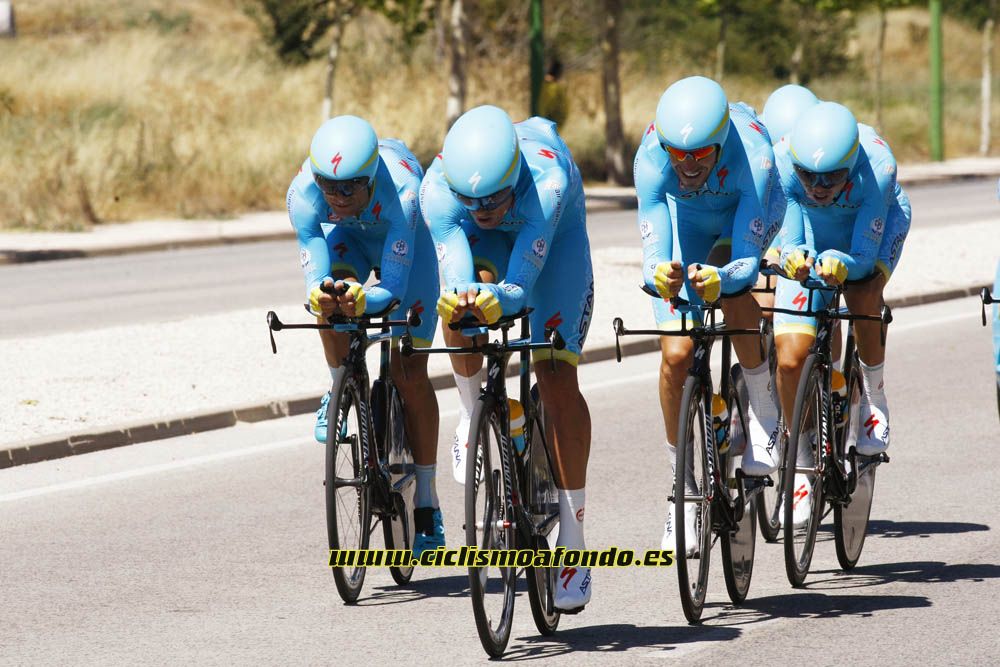 Las mejores imágenes de la contrarreloj por equipos de la Vuelta a Burgos