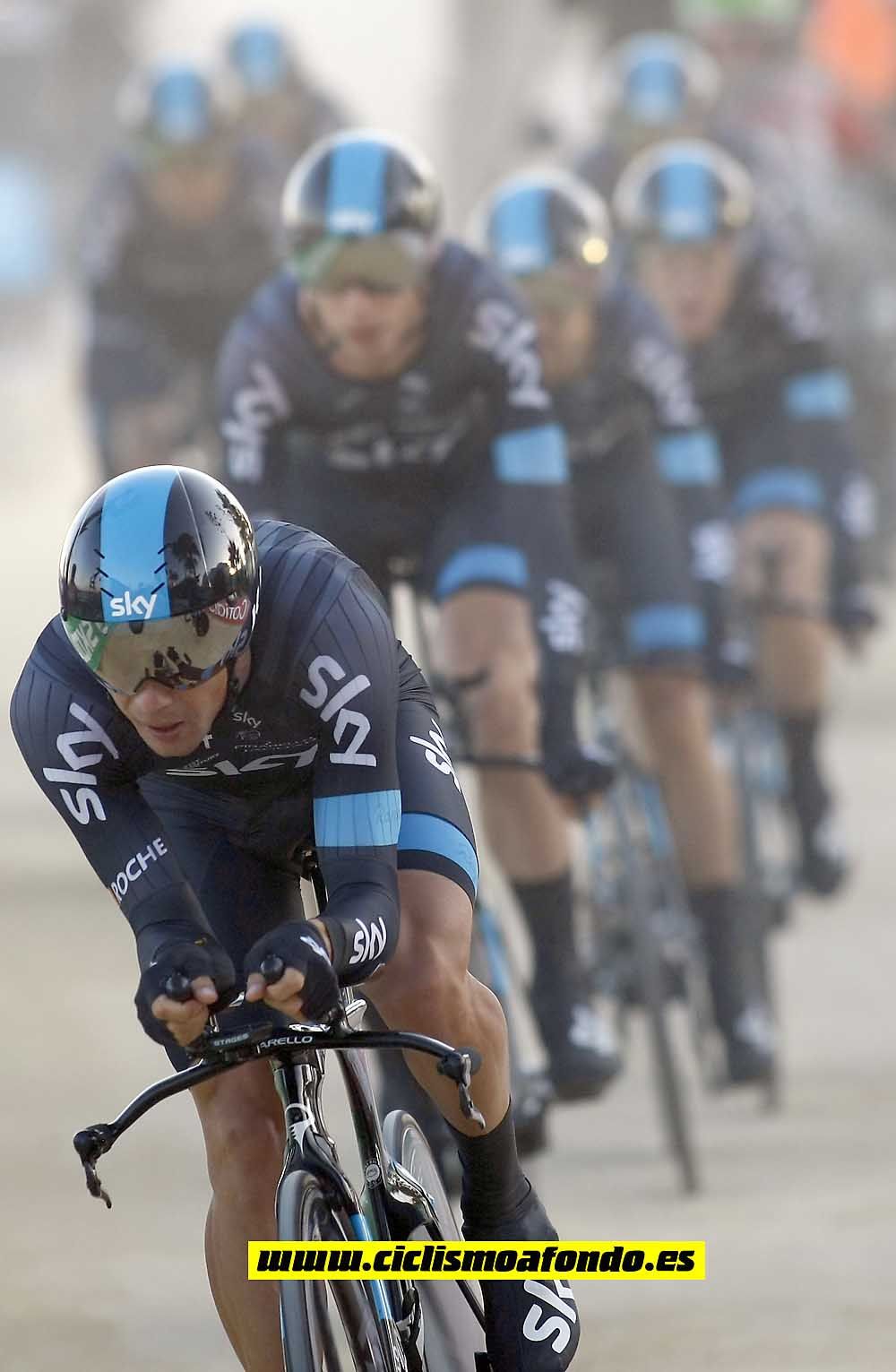 Mejores imágenes de la Vuelta a España 2015 / Etapa 1 / Puerto Banús - Marbella