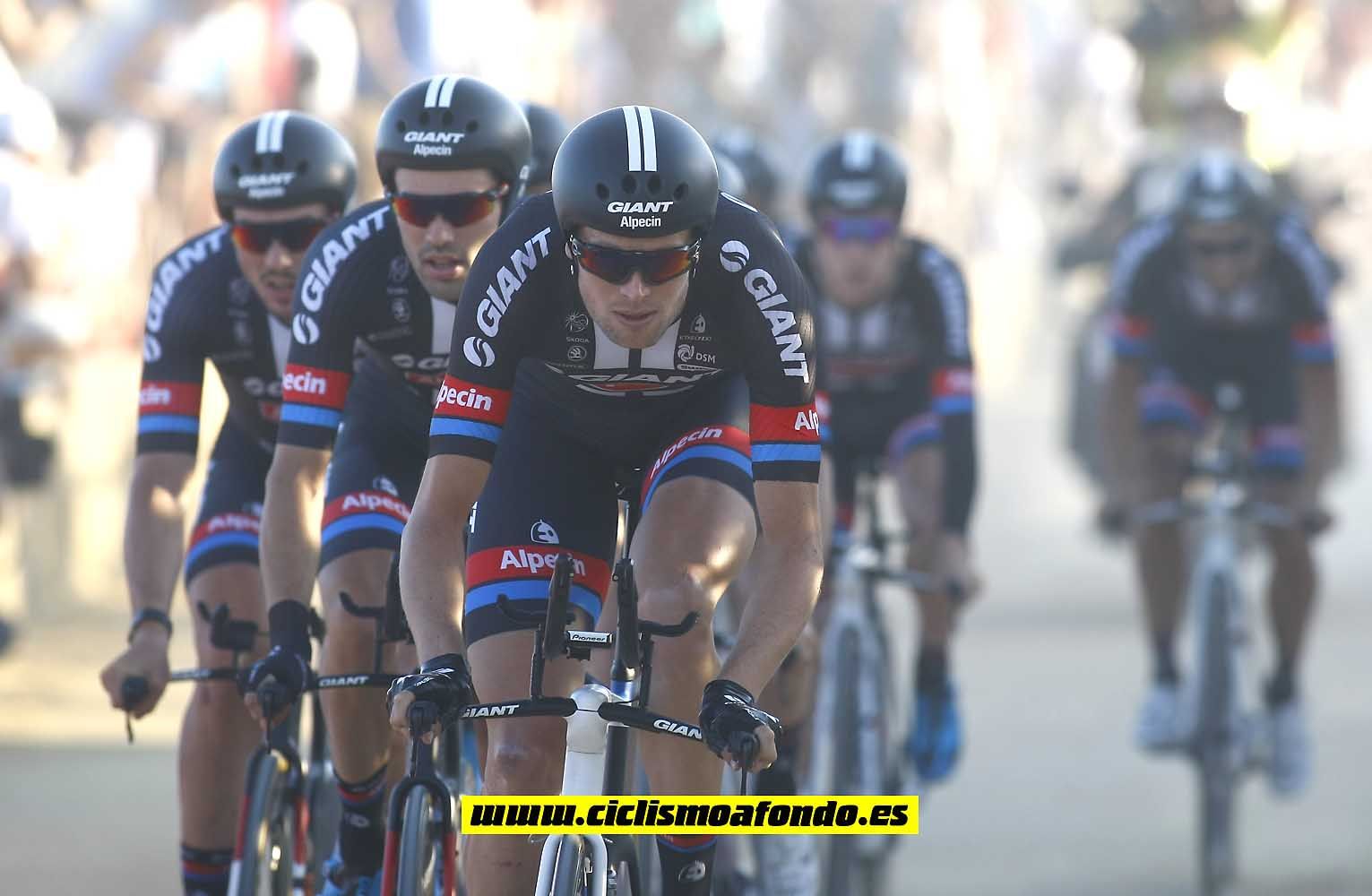 Mejores imágenes de la Vuelta a España 2015 / Etapa 1 / Puerto Banús - Marbella