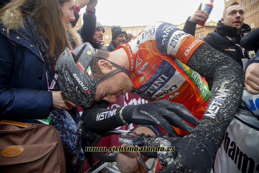 Las mejores fotografías de la Strade Bianche 2017