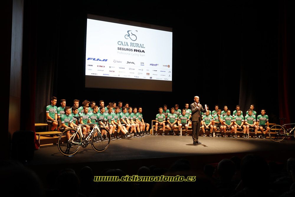 Presentación del proyecto ciclista 2017 del Caja Rural-Seguros RGA