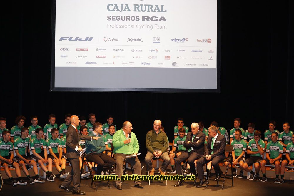 Presentación del proyecto ciclista 2017 del Caja Rural-Seguros RGA