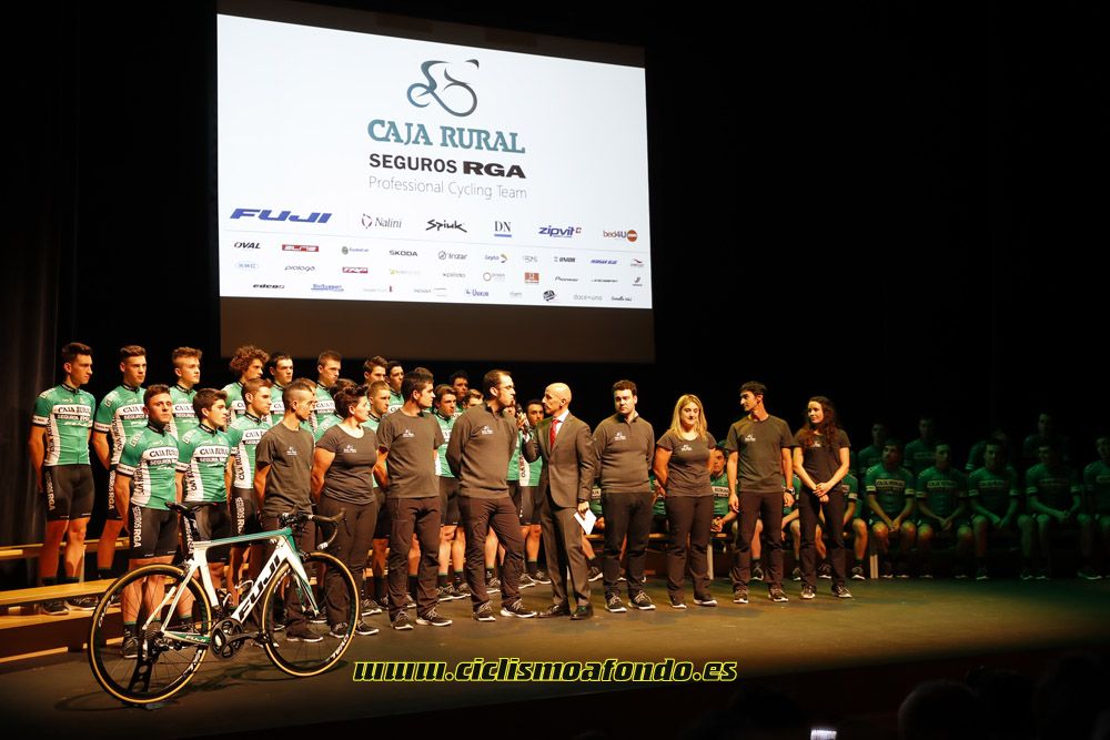 Presentación del proyecto ciclista 2017 del Caja Rural-Seguros RGA