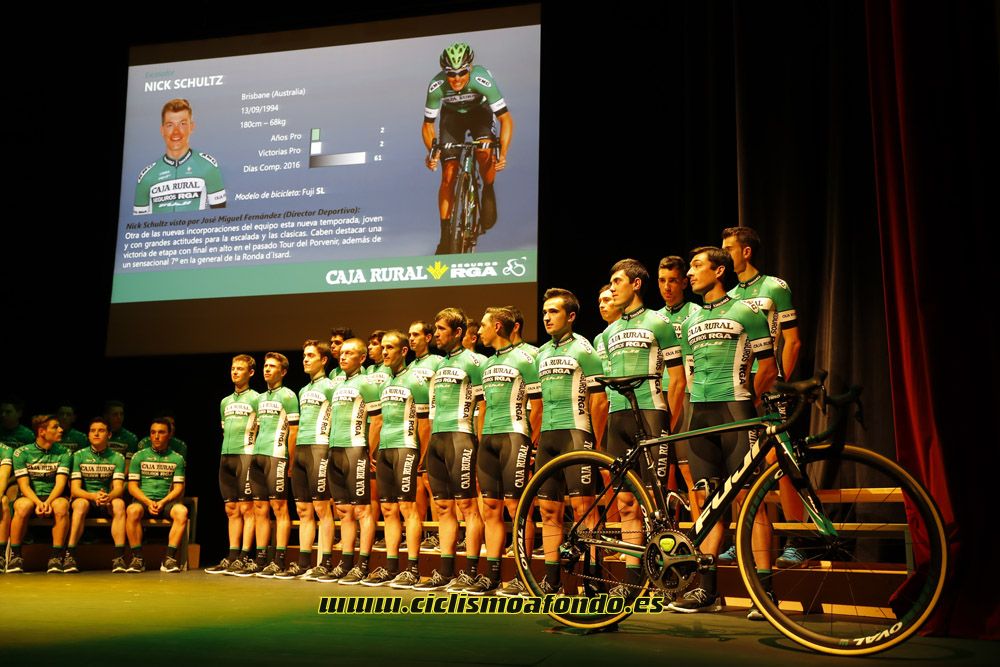 Presentación del proyecto ciclista 2017 del Caja Rural-Seguros RGA