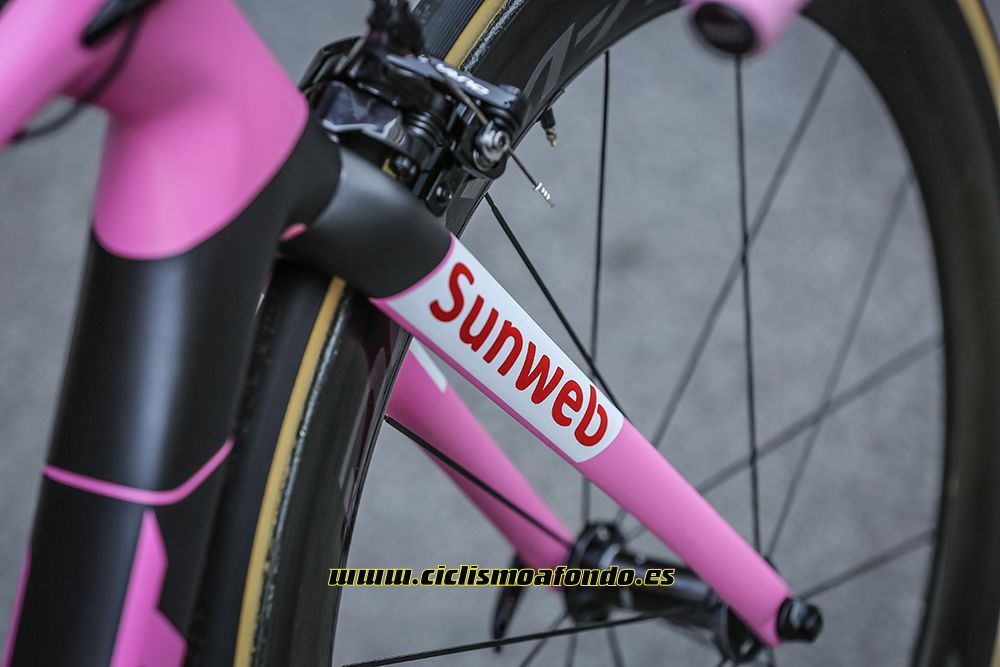 Giant premia a Dumoulin con una edición especial de la TCR