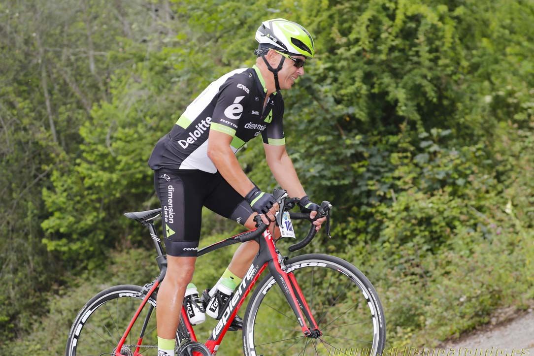 Clásica Cicloturista Angliru 10