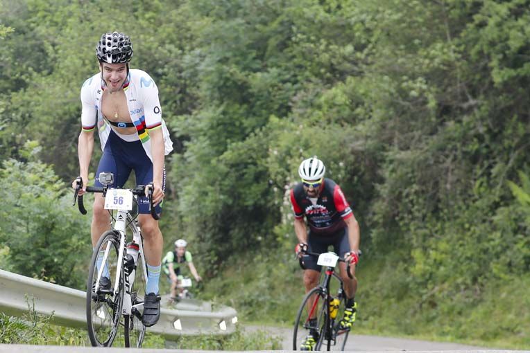 Clásica Cicloturista Angliru 10