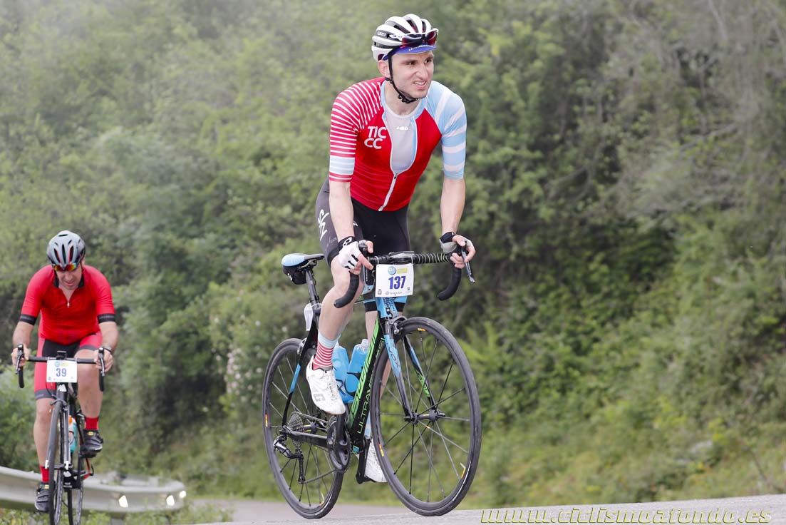 Clásica Cicloturista Angliru 10
