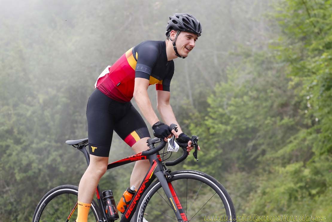 Clásica Cicloturista Angliru 11