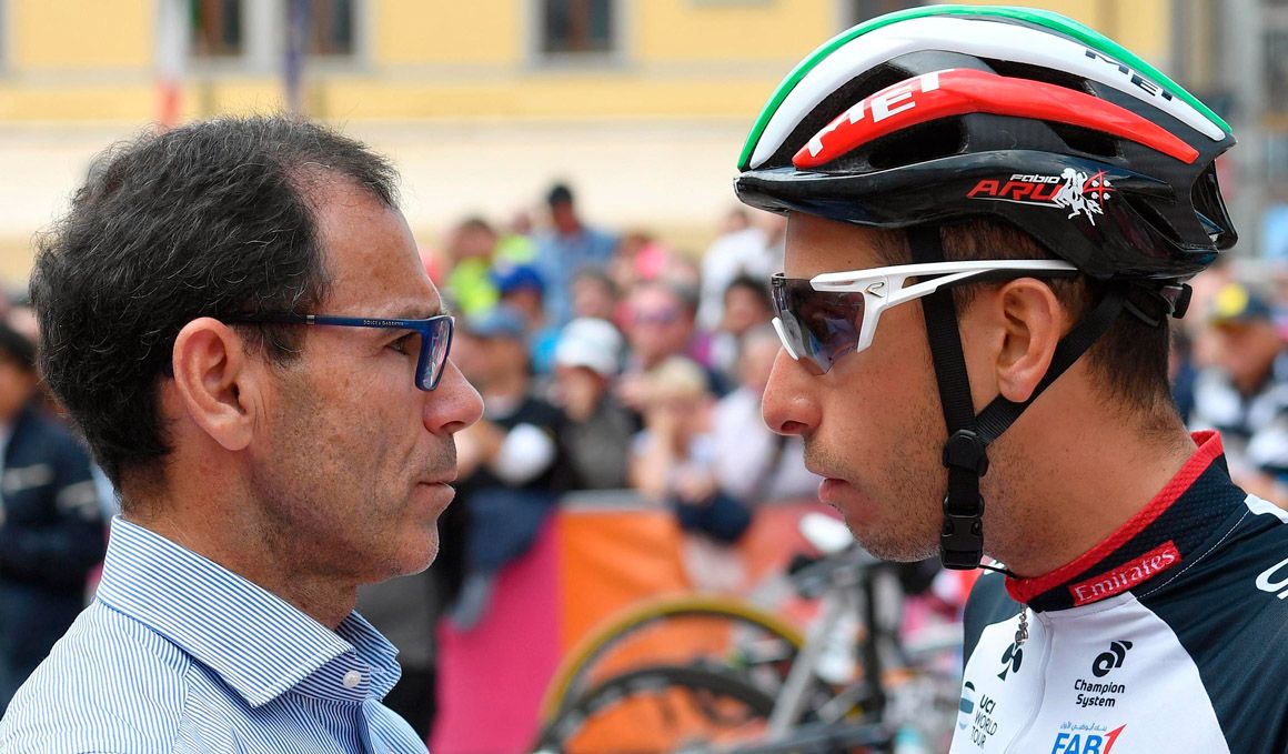 Davide Cassani, seleccionador nacional italiano, y Fabio Aru