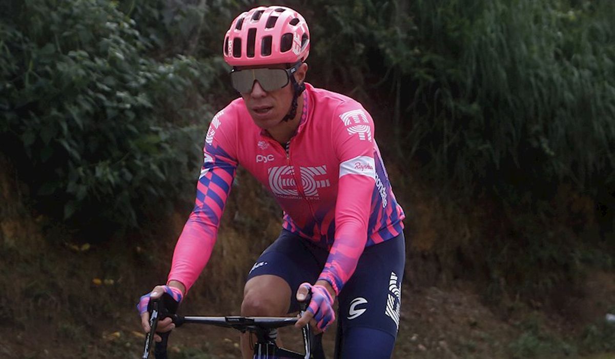 Rigoberto Urán, feliz por volver a la carretera. Foto: EFE
