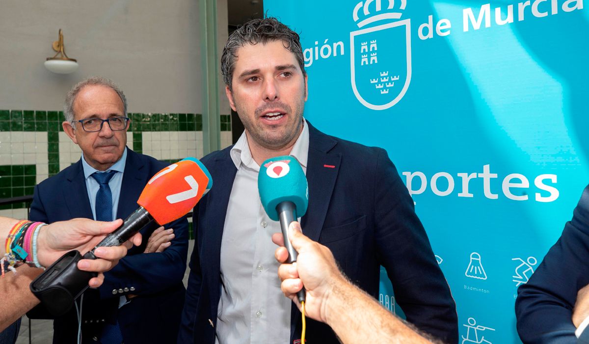 El seleccionador nacional, Pascual Momparler, junto al presidente de la RFEC, José Luis López Cerrón. Foto: Marcial Guillén/EFE El seleccionador nacional, Pascual Momparler, junto al presidente de la RFEC, José Luis López Cerrón. Foto: Marcial Guillén/EFE