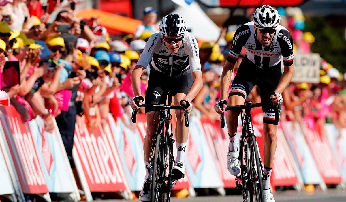 Froome y Dumoulin en una imagen del Tour 2018. Foto: Sebastien Nogier (EPA)