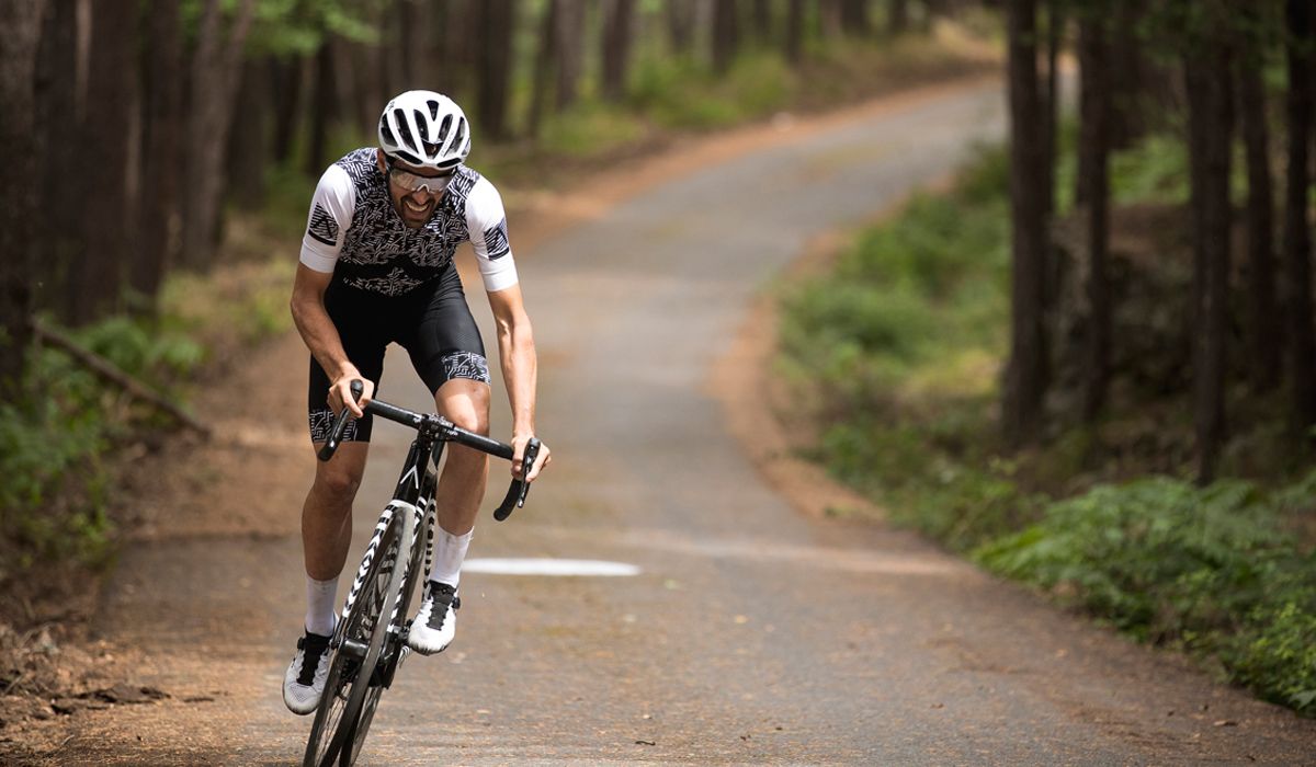Alberto Contador completa, con record, el reto Everesting en Navapelegrín