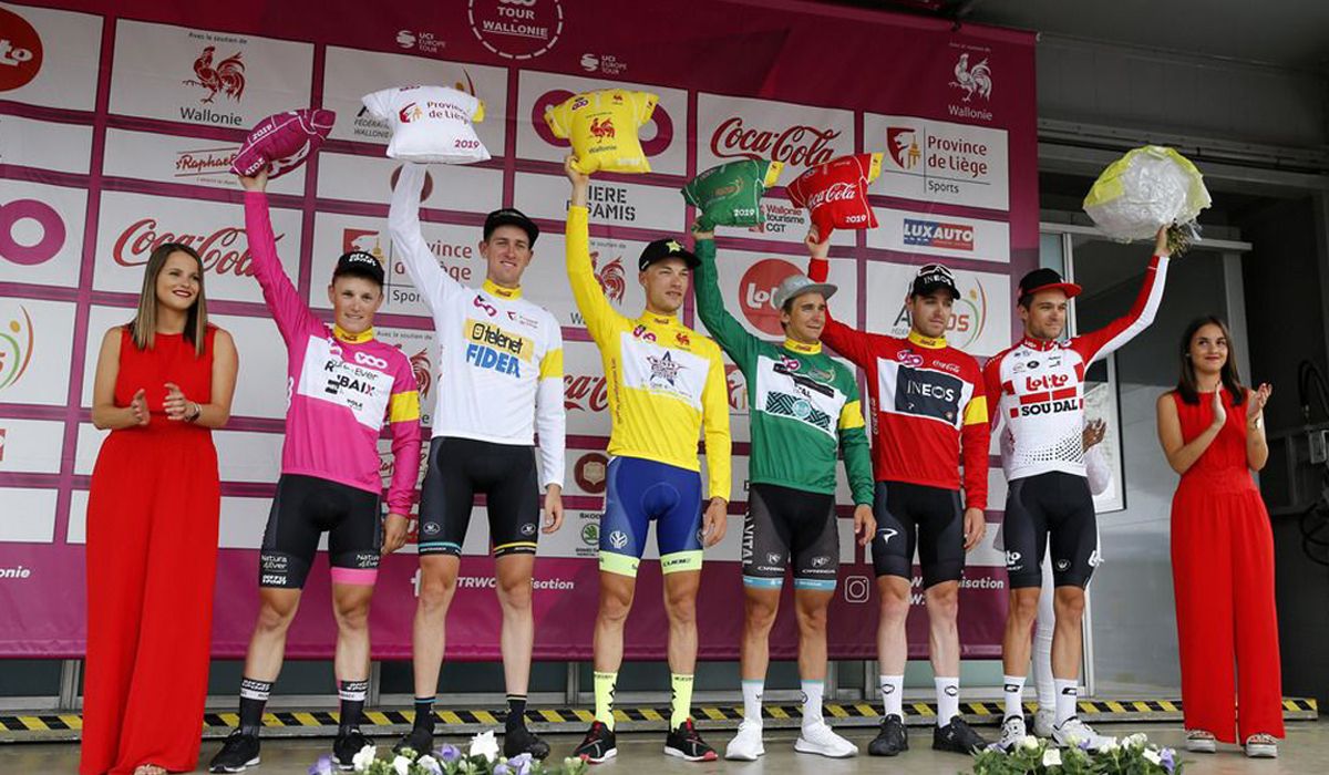 Imagen del podio final del Tour Valonia 2019, que acabó con el triunfo del belga Loïc Vliegen (Circus - Wanty Gobert)
