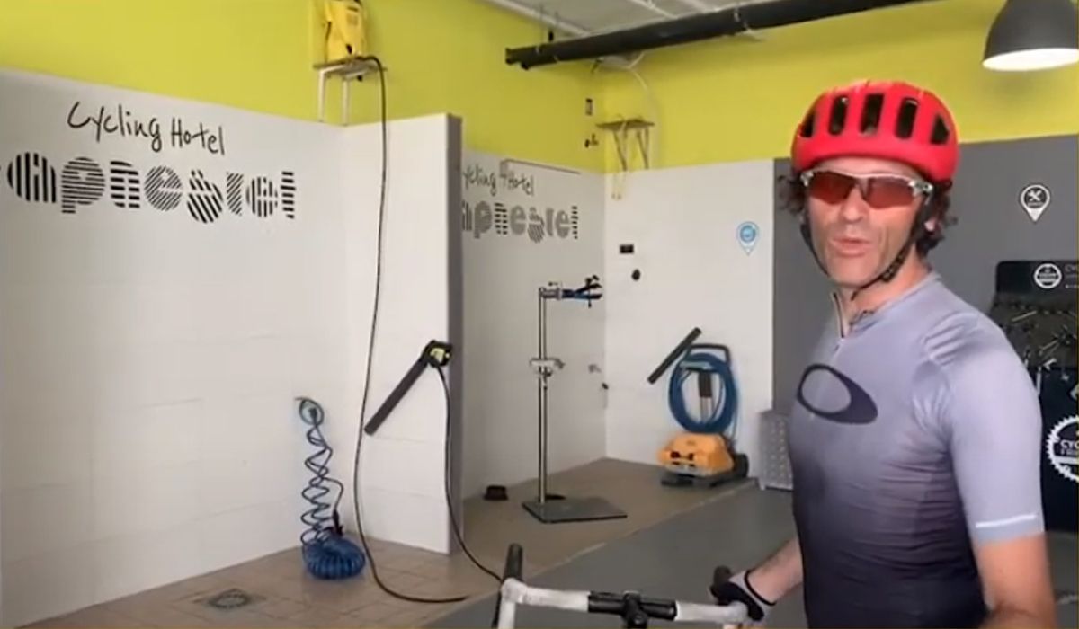 Así es Cap Negret (Altea): un hotel para ciclistas que va sobre ruedas