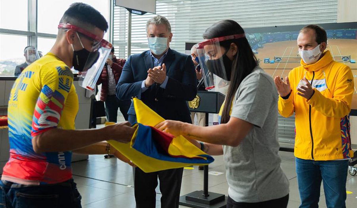 Los ciclistas colombianos viajan a Madrid para retomar sus competiciones