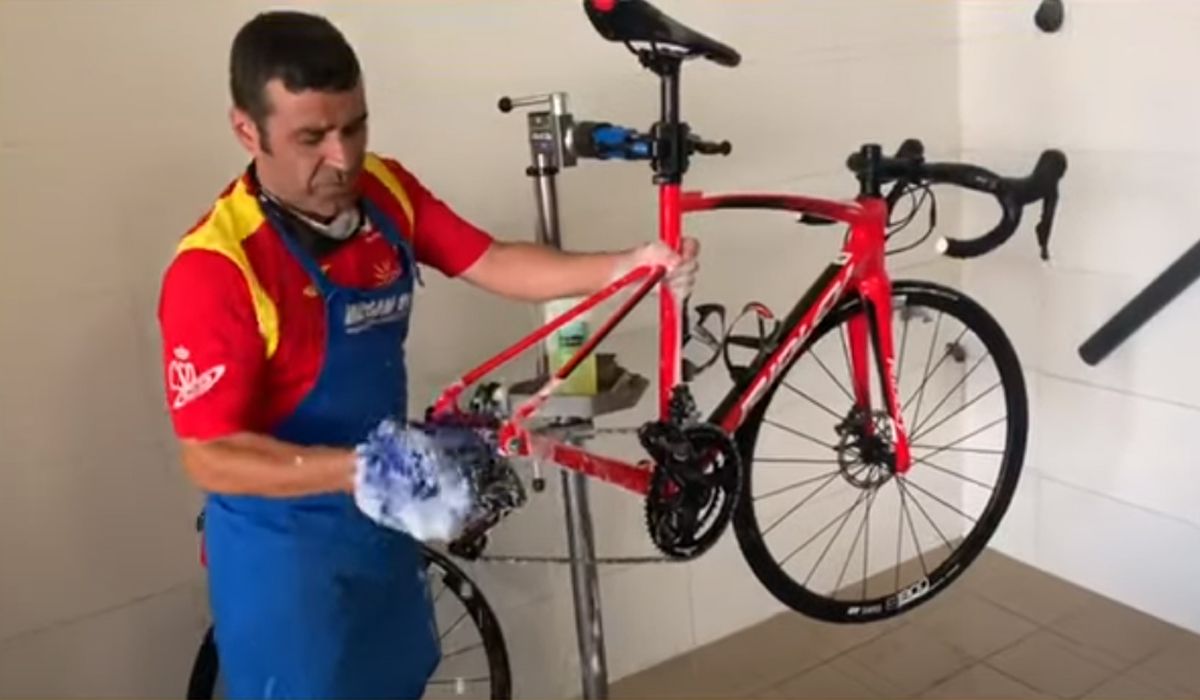 Cómo limpiar a fondo la bicicleta