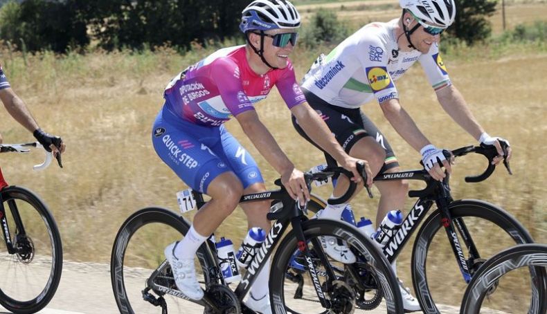 Evenepoel y Bennet, durante la etapa de hoy Evenepoel y Bennet, durante la etapa de hoy