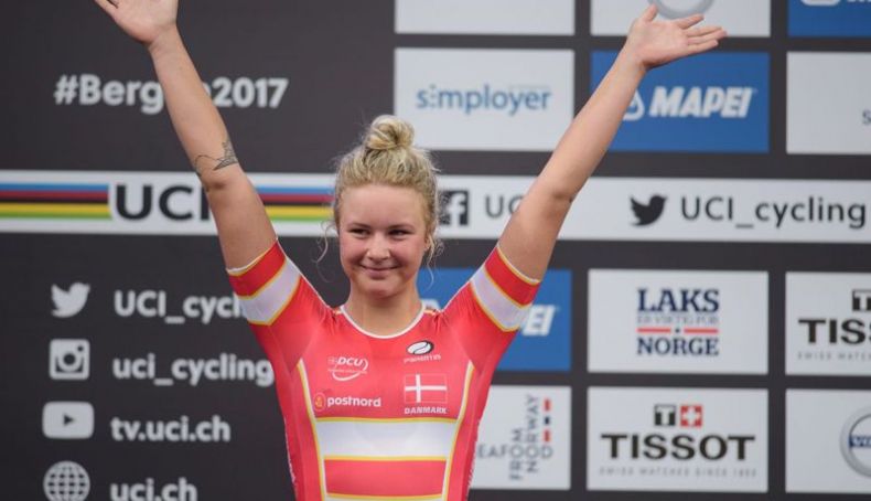 Emma Norsgaard, en el podio del mundial junior 2017 Emma Norsgaard, en el podio del mundial junior 2017