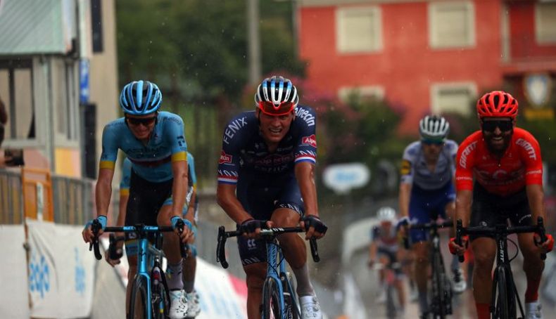 Van der Poel, Vlasov y Geschke, entrando en meta Van der Poel, Vlasov y Geschke, entrando en meta