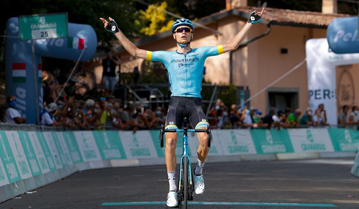 Aleksandr Vlasov se impone con brillantez en el Giro dell´Emilia. Foto: Bettini Photo