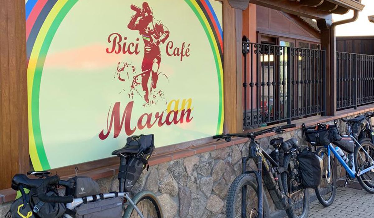 Así es el Bici Café que ha abierto José Luis de Santos en Segovia