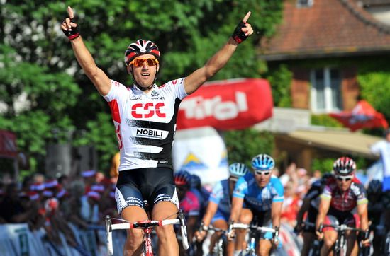 Fabian Cancellara (CSC) se exhibe y se anota el triunfo en la séptima etapa de la Vuelta a Suiza