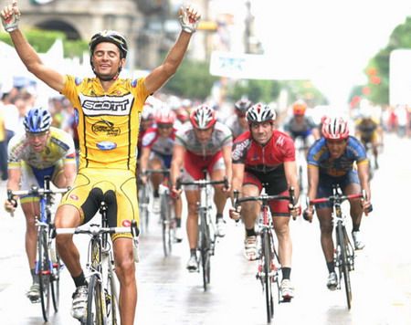 José Alberto Benítez triunfa en la Vuelta a México