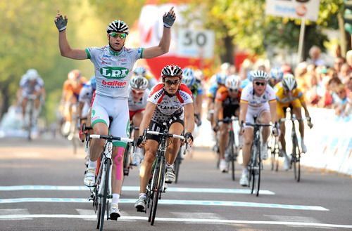 Tirreno-Adriático:2º etapa. Petacchi, profeta en su tierra