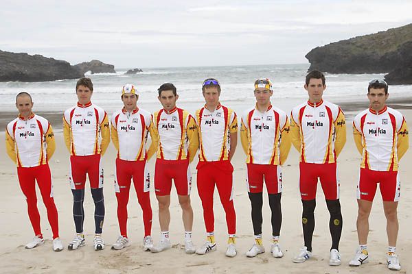 Fotos de la 2º etapa de la Vuelta a Asturias Fotos de la 2º etapa de la Vuelta a Asturias