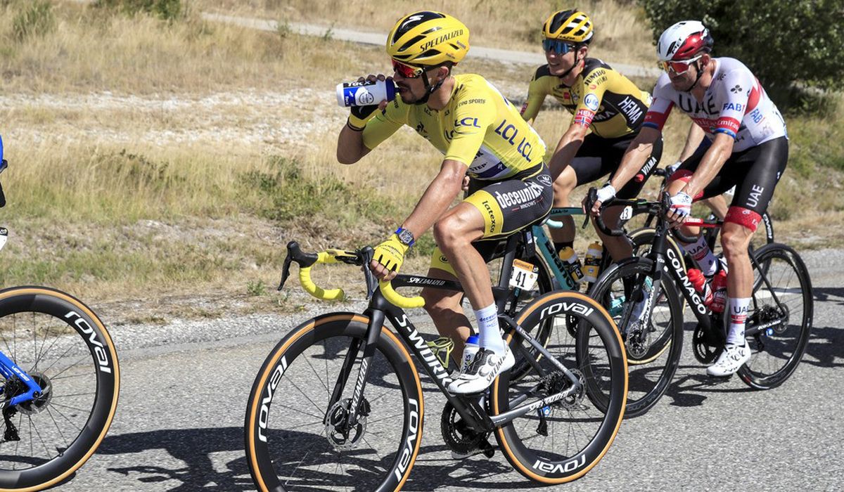 Alaphilippe: "Mañana me volveré a poner en pie y trataré de recuperar el maillot amarillo"