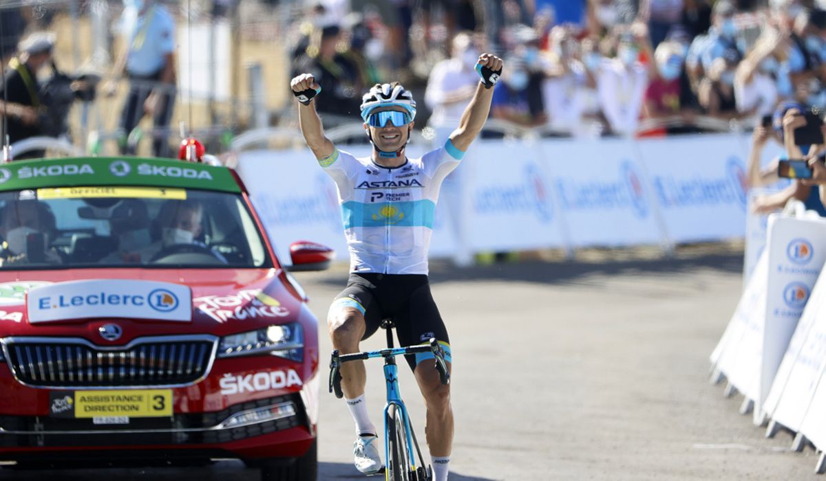 Lutsenko gana en el Mont Aigoual en otra etapa de tregua entre los favoritos. Foto: Bettini Photo