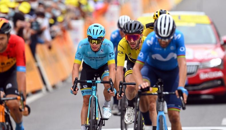 Adam Yates, que entró en el grupo de Valverde y López, perdió el amarillo Adam Yates, que entró en el grupo de Valverde y López, perdió el amarillo