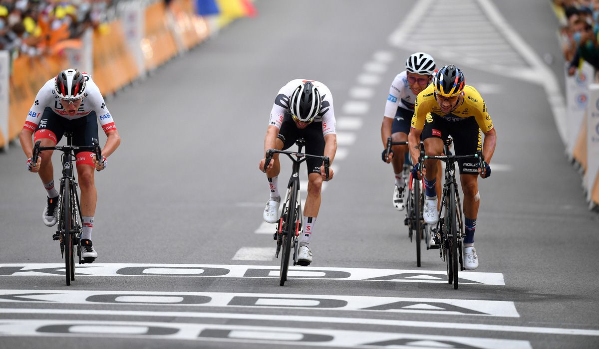 Etapa para Pogacar, liderato para Roglic