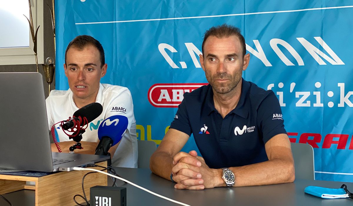 Enric Mas y Alejandro Valverde (Movistar Team) durante la rueda de prensa virtual