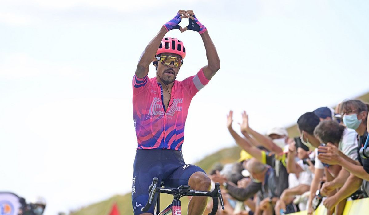 Daniel Martinez (EF Pro Cycling), ganador en el Puy Mary. Foto: Bettini Photo