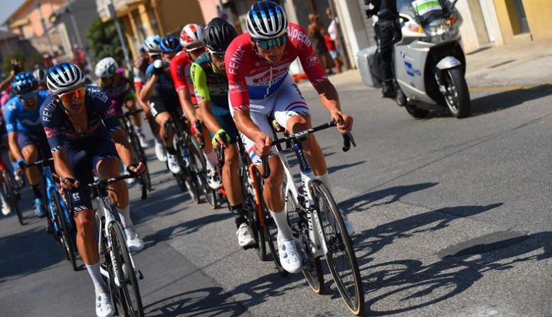 Van der Poel, De Bondt, Visconti y Samitier se metieron en la fuga del día