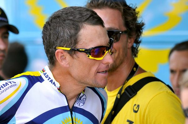 Armstrong: "Hey pistolero, te queda mucho por aprender"