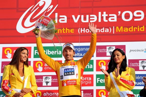 la Vuelta 09. 1ªetapa: 'Pole' para la moto Cancellara 