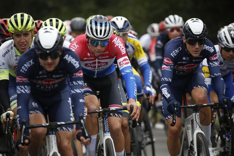 Van der Poel, bien colocado y respaldado por su equipo, no pudo estar finalmente en la lucha Van der Poel, bien colocado y respaldado por su equipo, no pudo estar finalmente en la lucha