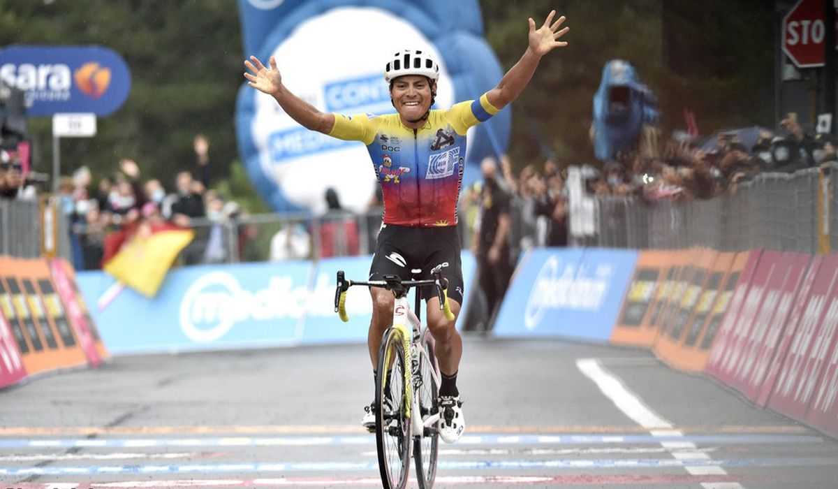 Jonathan Caicedo entra en erupción y gana en el Etna; Joao Almeida, nuevo líder. Foto: Bettini Photo