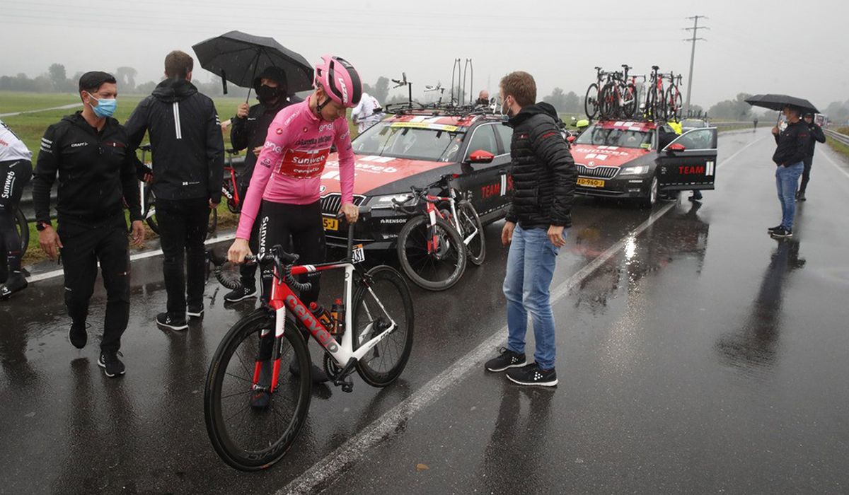 La 19ª etapa del Giro reduce su recorrido tras la petición de los ciclistas